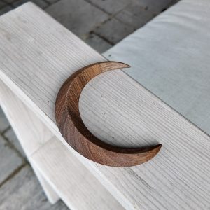 Шпилька з горіху